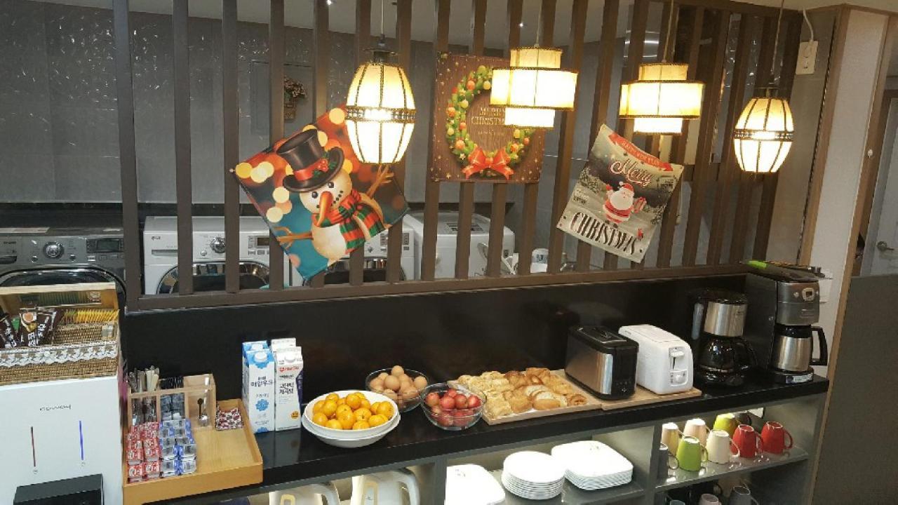 J-Honor Guesthouse Seoul Exterior photo